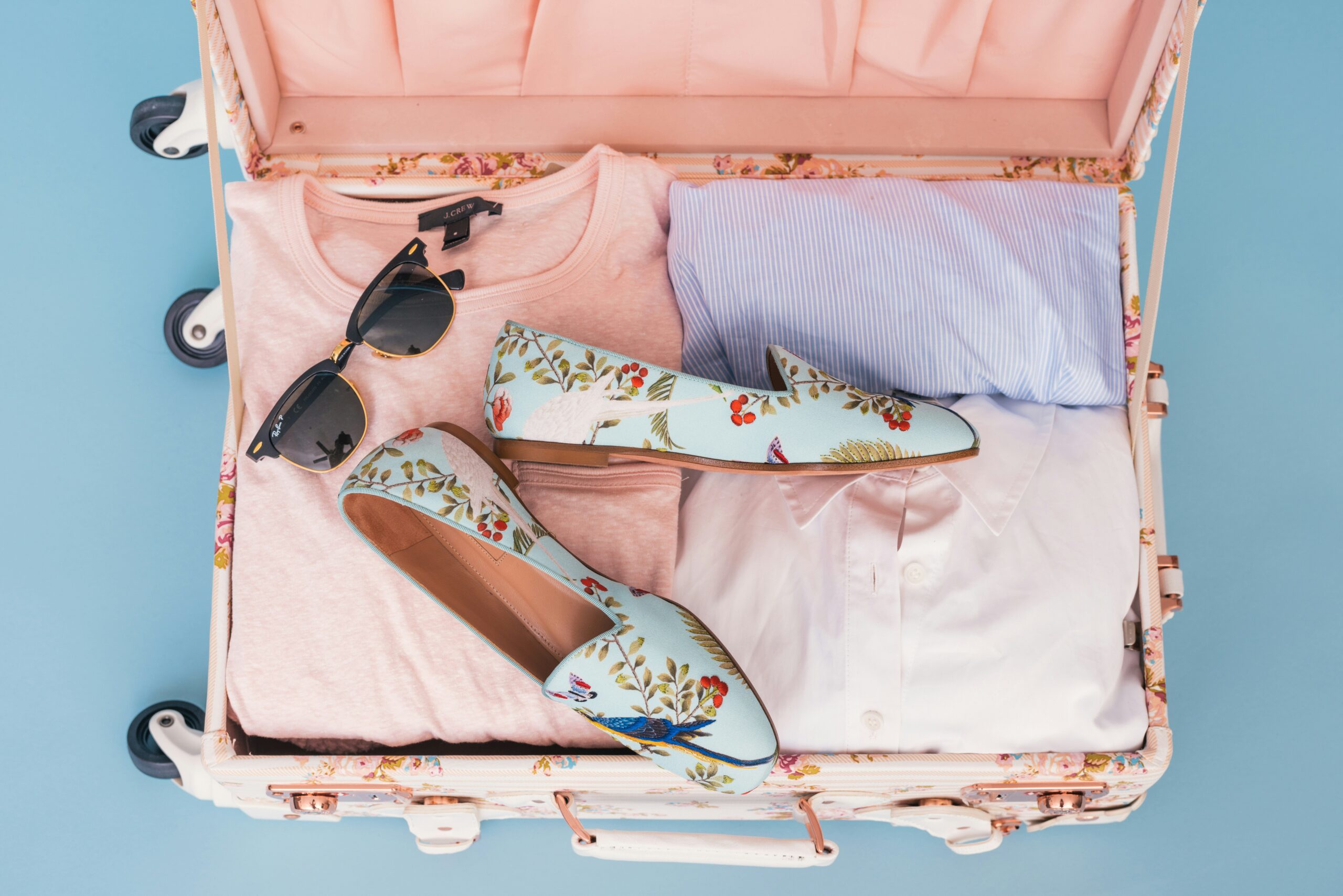 Minimalist packing list for females